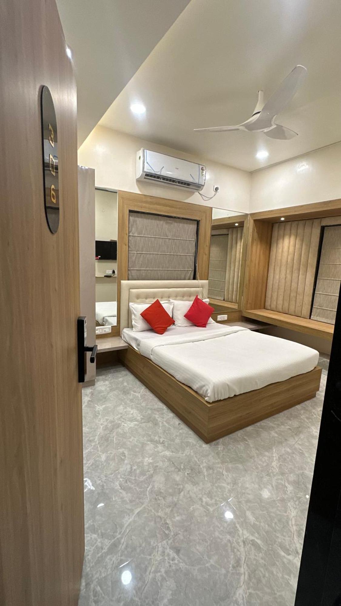 Hotel Soho House By Jayshrea Chandrapur Exterior foto